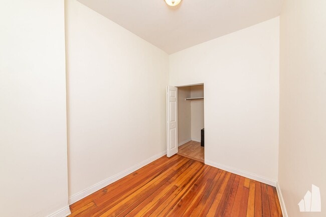 Photo - 3300 N Racine Ave Unit 3300 N Racine