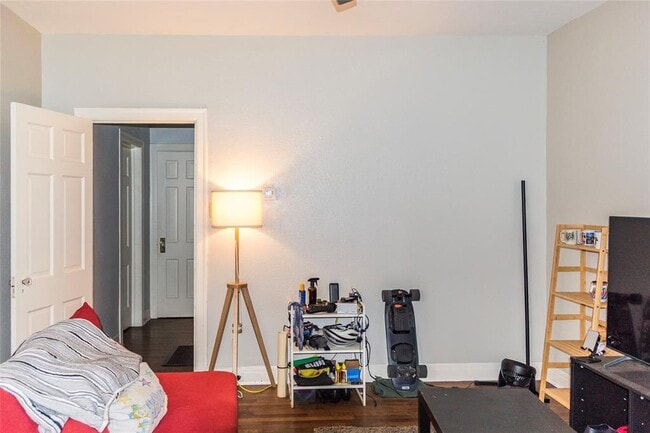 Photo - 1918 Robbins Pl