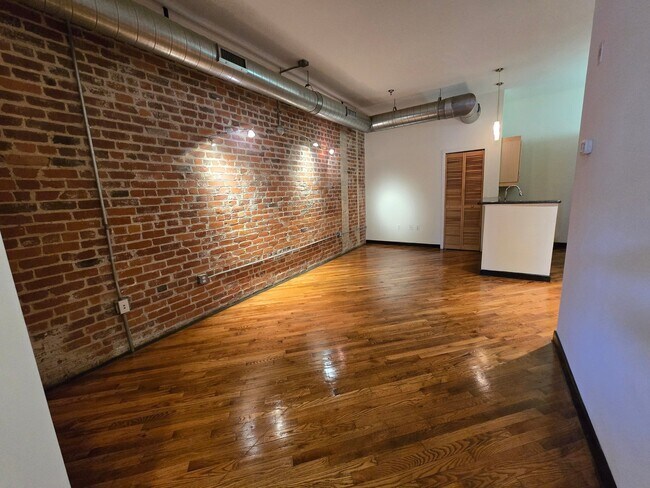 Photo - 1318 W Broad St Unit 202