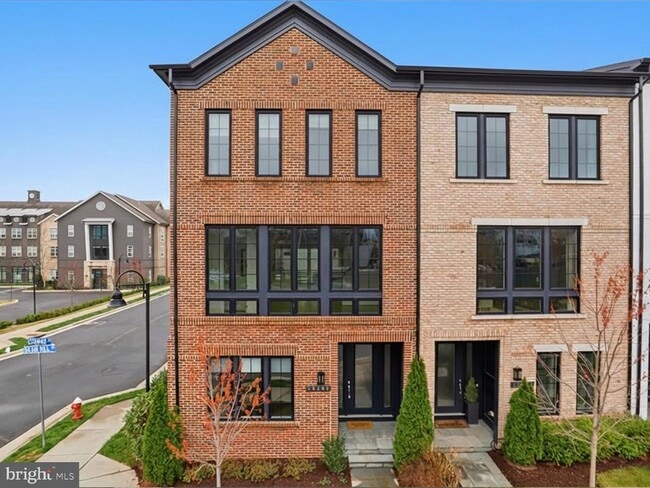 Photo - 20305 Savin Hill Dr