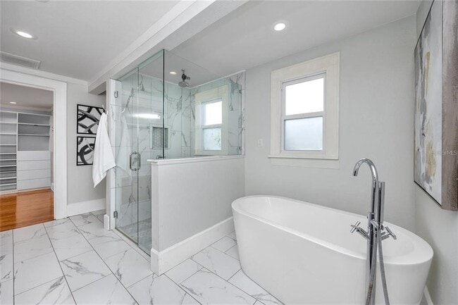 Photo - 2120 10th St N