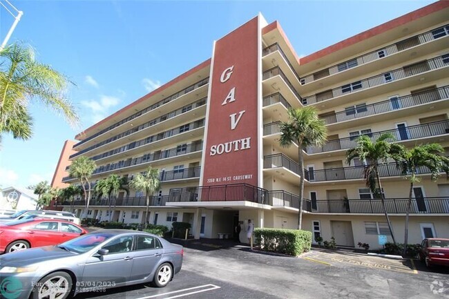 Building Photo - 2350 NE 14th Street Causeway Unit 412 Rental