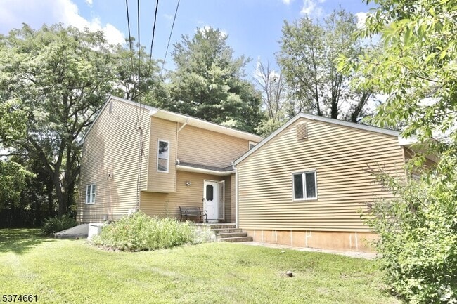 Building Photo - 312 N Harrison St Rental