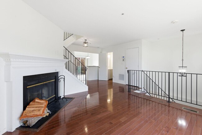 Photo - Lovely 3 BR/2.5 BA Townhome in District He...