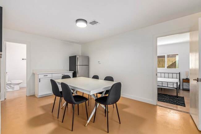 Photo - 6201 W Indianola Ave