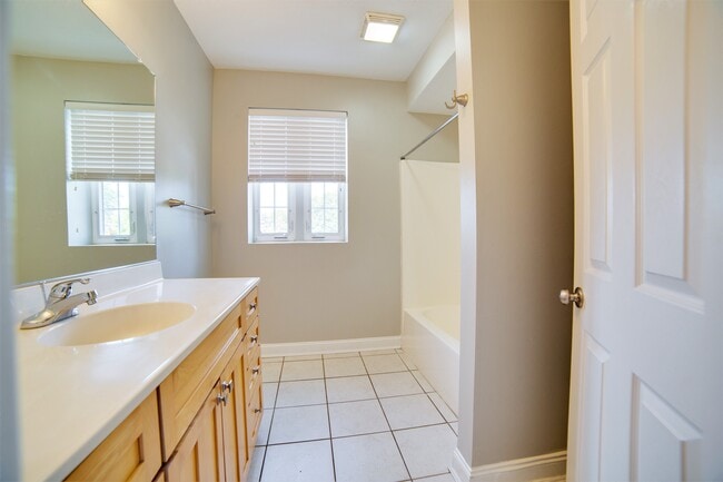 Photo - 325 Welch Ave