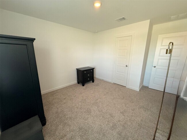 Photo - 1210 Hughes Crossing Dr