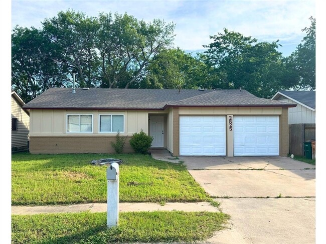 Building Photo - 2525 Dovemeadow Dr
