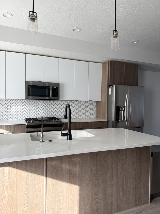 Photo - 620 N Orchard Dr