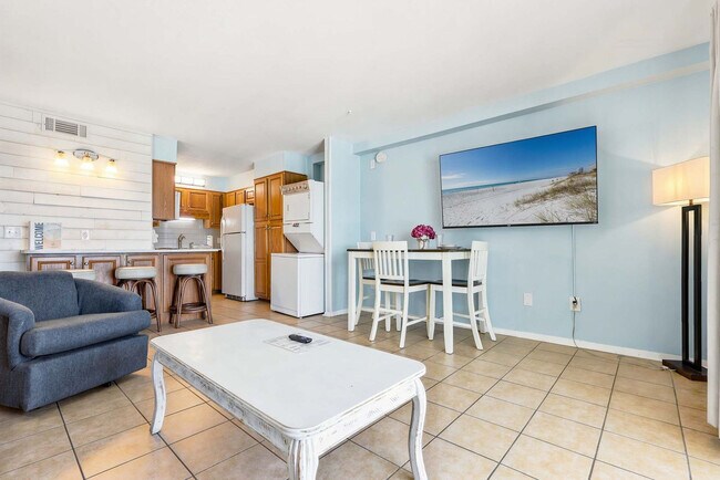 Photo - 8743 Thomas Dr Unidad SI ID1354900P