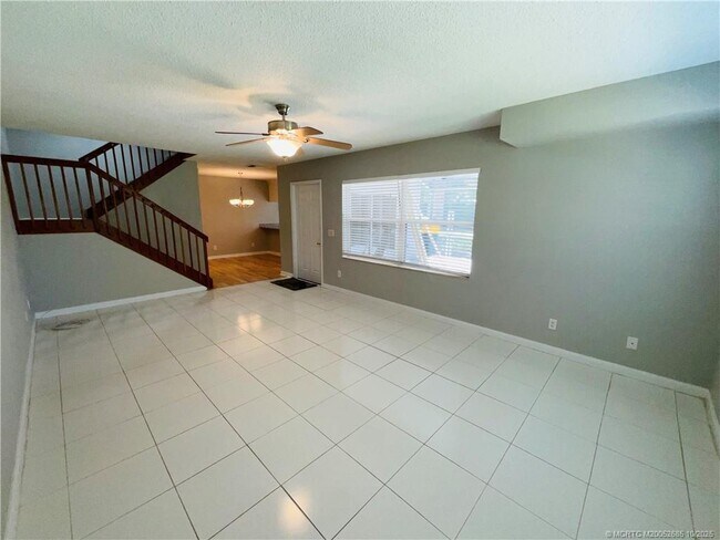 Photo - 2903 SW Lakemont Pl