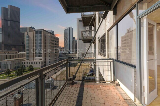 Photo - 2020 Arapahoe St