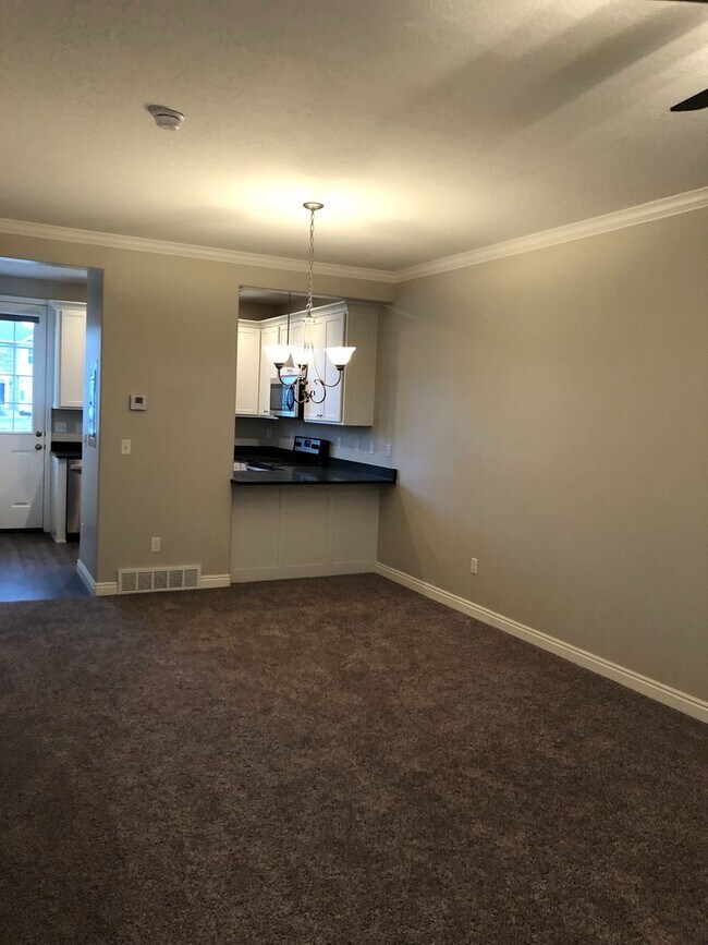 Photo - Darling Provo Townhome!