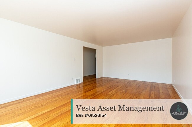 Photo - 1394-1396 Sanchez Street *** Unit 1394