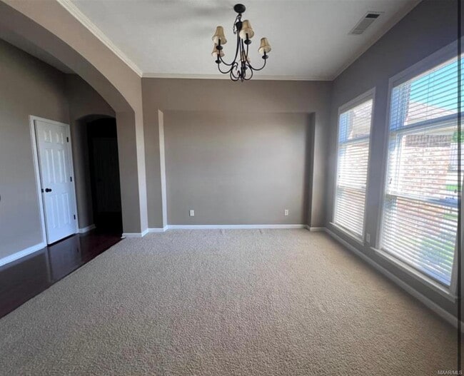 Photo - 701 Stoneybrooke Way