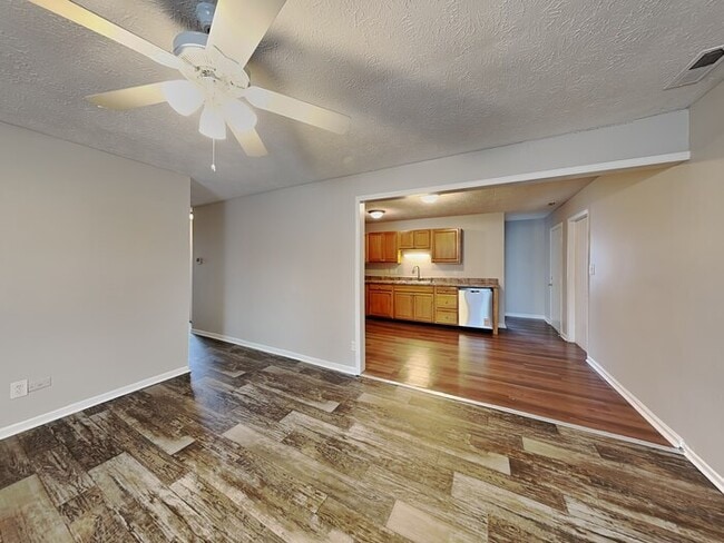 Photo - 5422 Pecos Ct