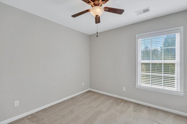 Photo - 205 Ventura Pl