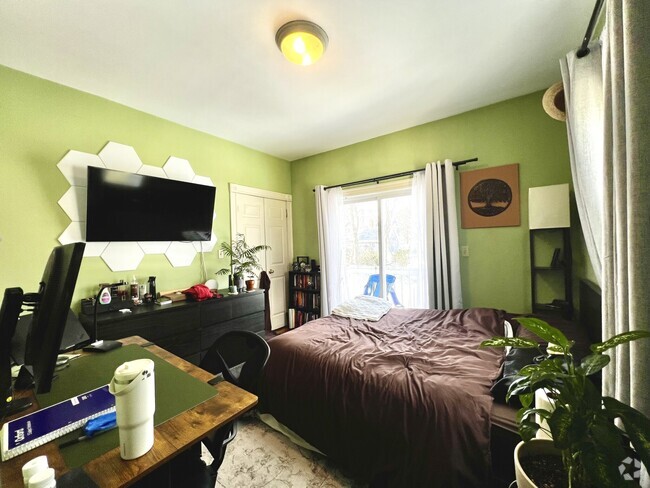 Building Photo - 22 Burton St Unit 1 Rental