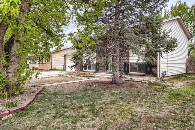 Photo - 949 Olathe St