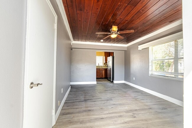 Photo - 112 W 34th St Unit 2