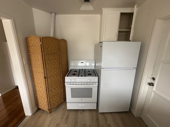 Photo - 2441 Silver Lake Blvd Unidad 2441-D