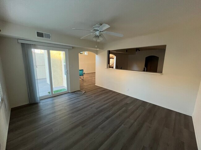 Photo - 5204 Edwards Dr NE