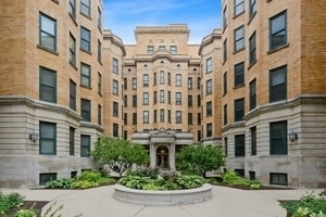 Building Photo - 550 W Surf St