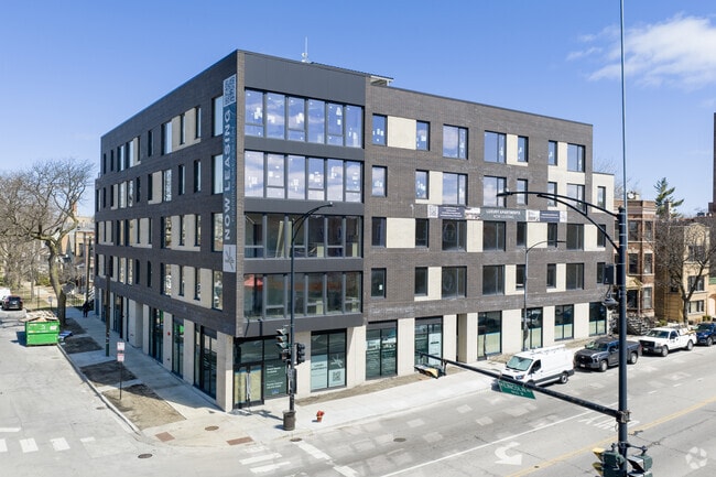 Building Photo - Five Points Lakeview