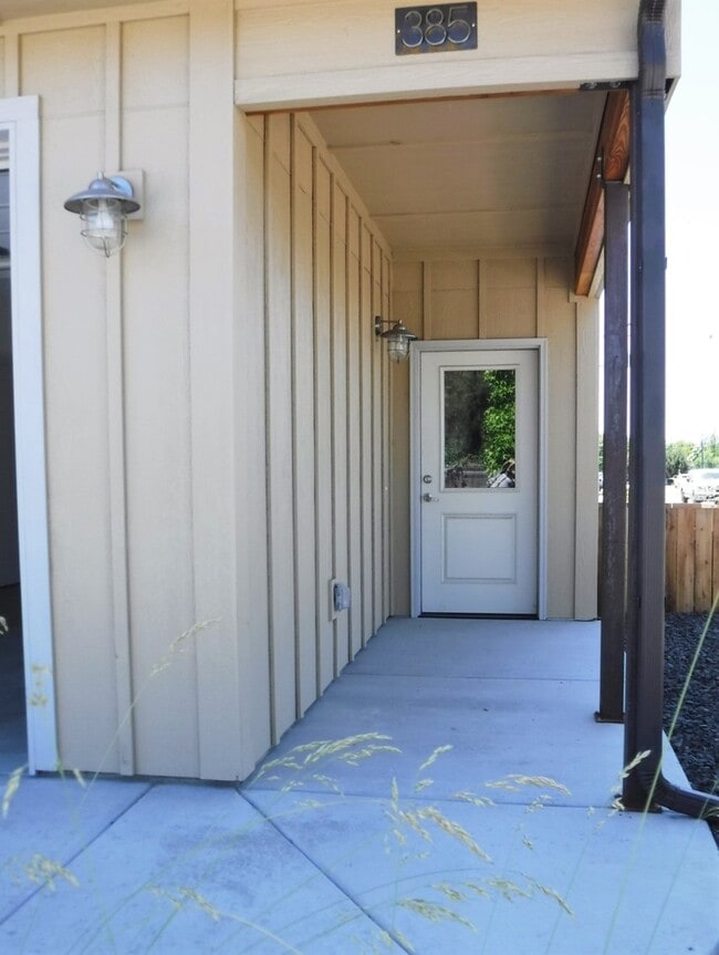 Photo - Chic artist-style lofts home with 3 bed 2.5 bath near Boise Greenbelt.