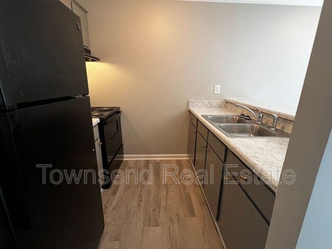 Photo - 5846-B Century Oaks Drive