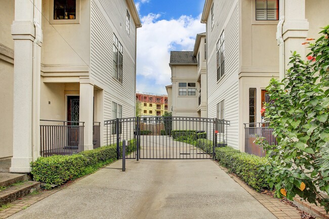 Photo - 1611 McDonald St