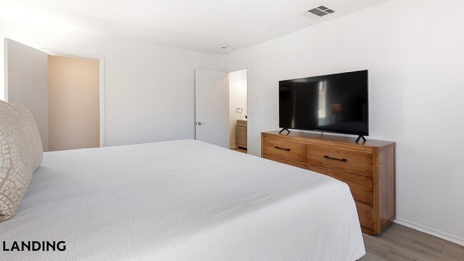 Photo - 1455 E Katie Ave Unidad K20