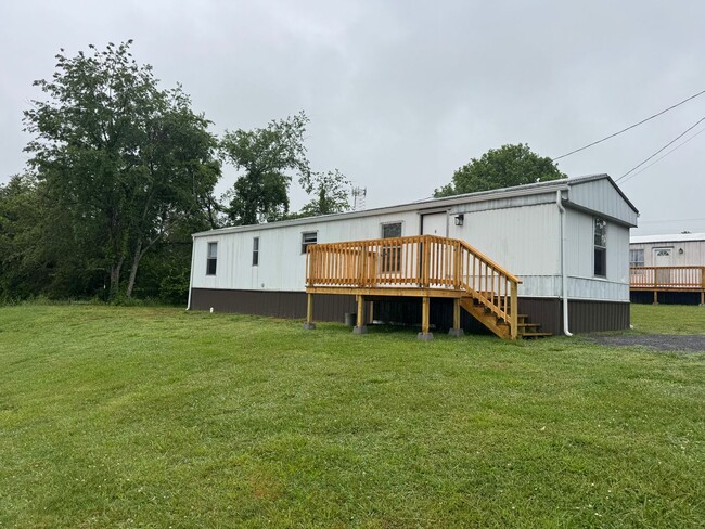 Building Photo - Doty Ln Mobile Home Park Unit 42 Doty Ln