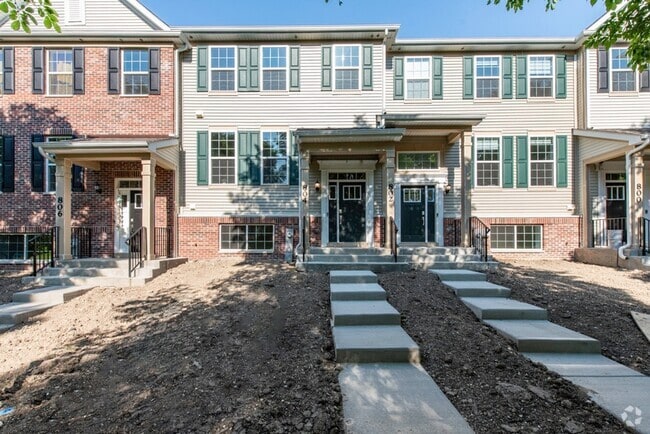 Building Photo - 804 Neubauer Circle Rental