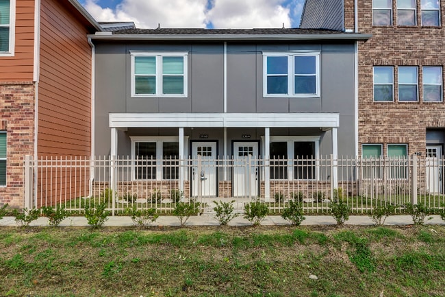 Building Photo - 5262 Ella Blvd Rental