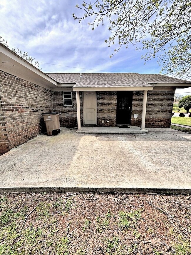 Photo - HOUSE FOR RENT - DECATUR NE