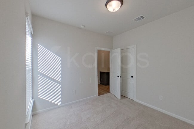 Photo - 14010 Rosewell St