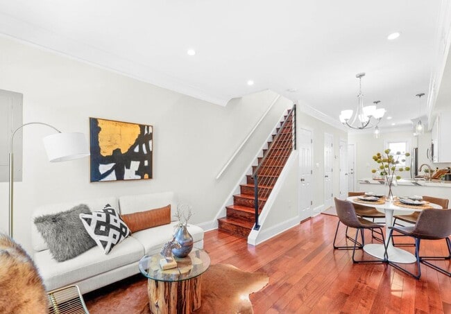 Building Photo - RENOVATED 2 BED/ 2 BA WITH LARGE PATIO & P... Rental