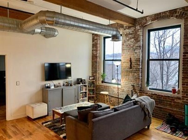 Photo - 589 Essex St Unit 303