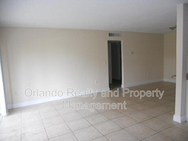 Photo - 492 Banyon Tree Cir Unit #104