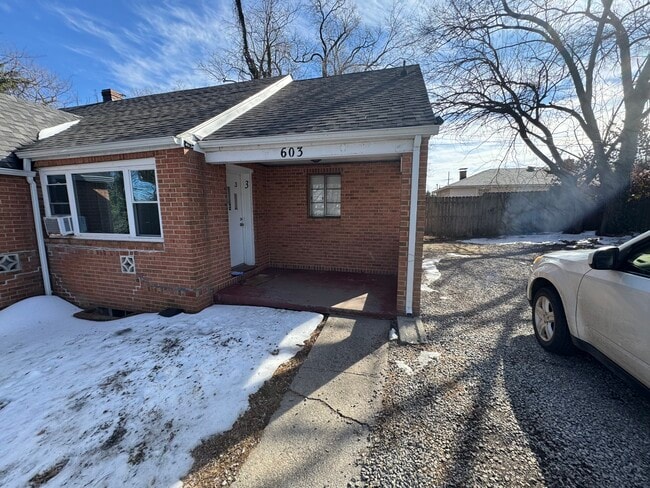 Building Photo - Strand