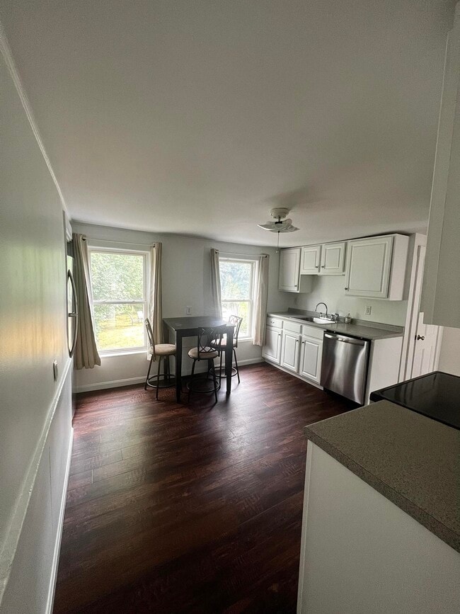 Photo - 394 Main St Unidad 394B Main St