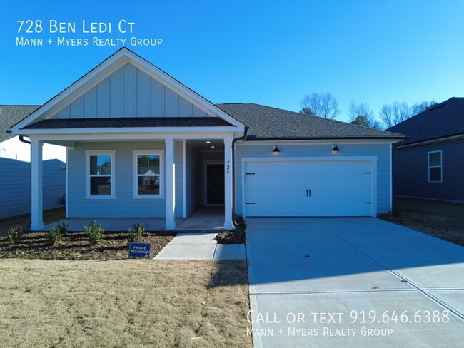 Photo - 728 Ben Ledi Ct