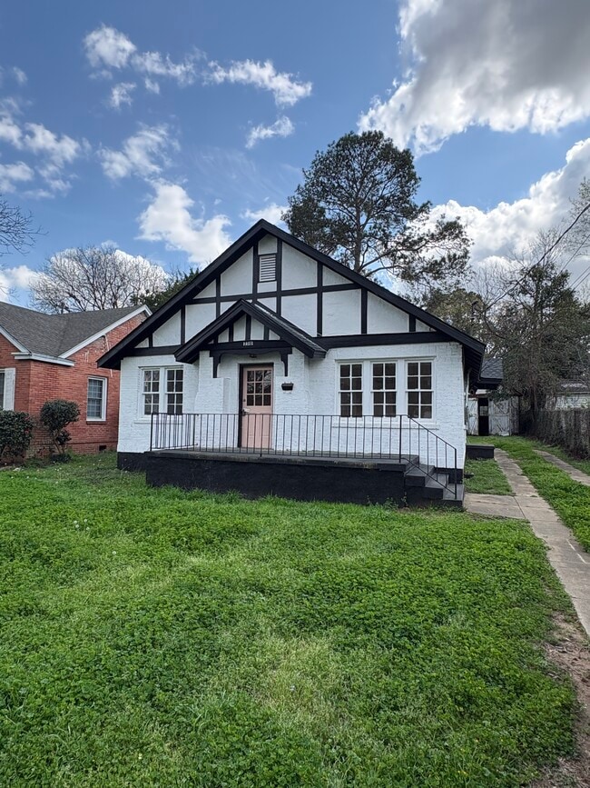 Building Photo - 2310 Yancey Ave