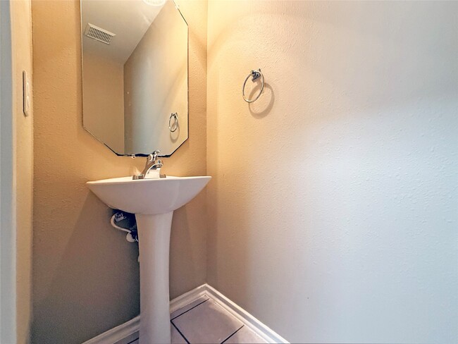 Photo - 63 Ledgestone Pl