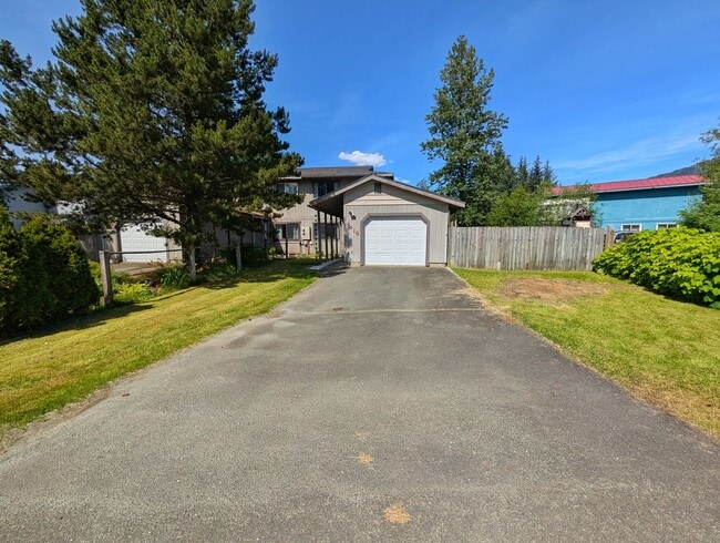 Valley Townhome, 3BD/1.5BA, Fully Fenced Y... - Valley Townhome, 3BD/1.5BA, Fully Fenced Y...
