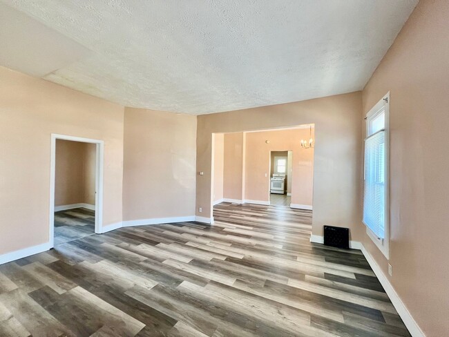 Photo - 719 W Jefferson St Unit A