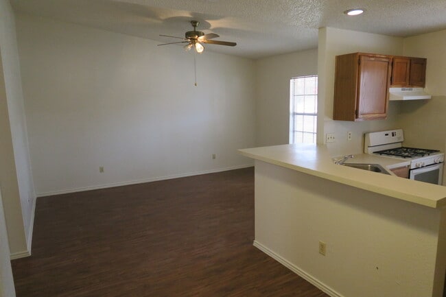 Photo - GREAT ROUND ROCK LOCATION