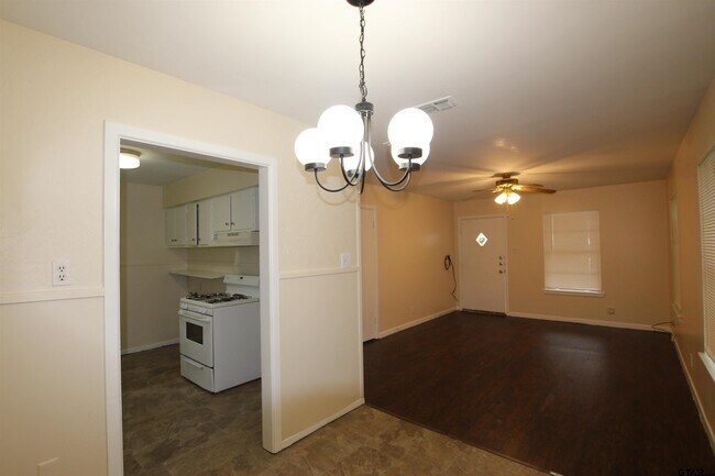 Photo - 420 E Hudson St