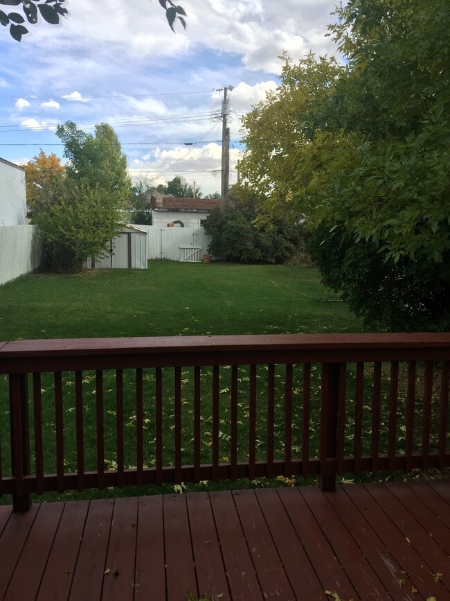 Photo - 645 Gladstone St